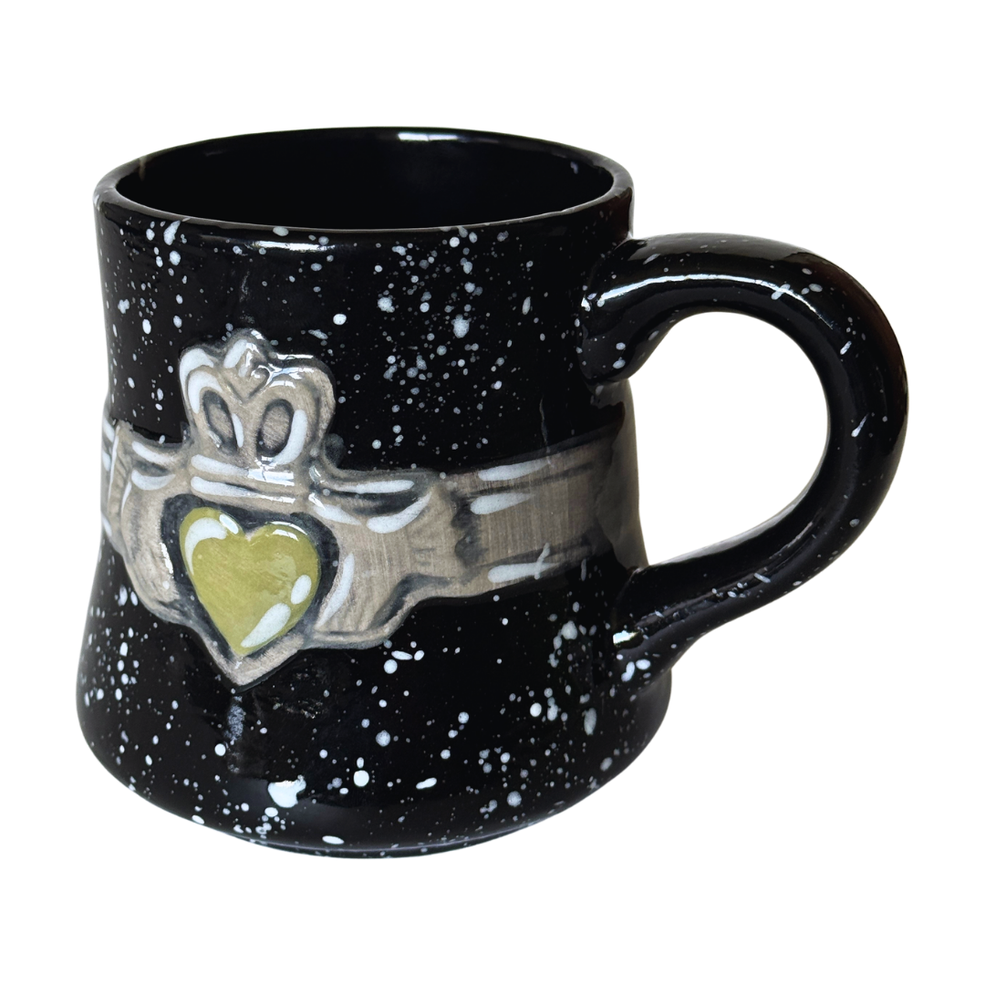 ⚜️ Claddagh Mug