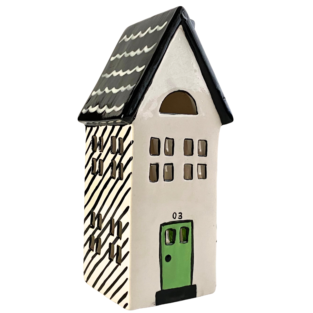 🎄 Tall House Lantern